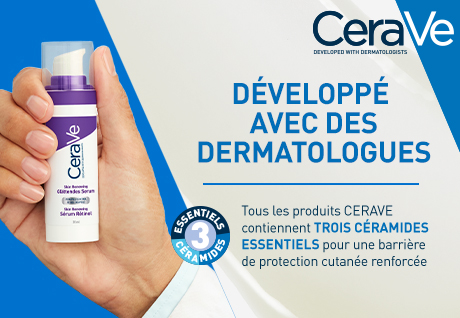CeraVe Skin Renewing Serum in Hand. Enthält 3 essenzielle Ceramide. Mit Dermatologen entwickelt.
